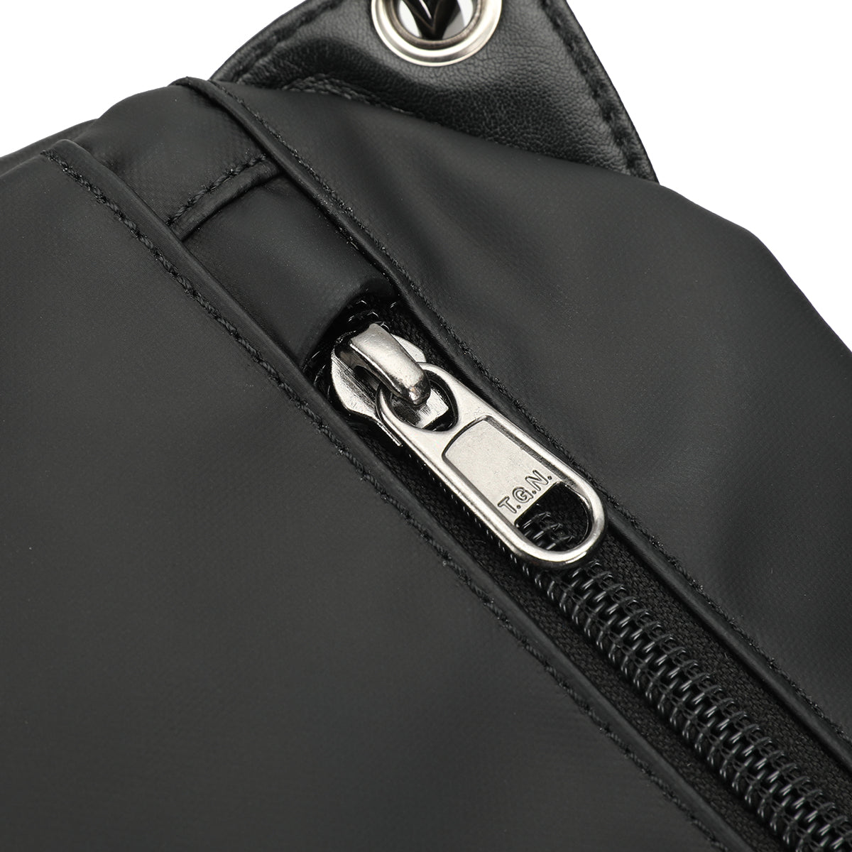Lightweight iPad Daily Messenger Bag